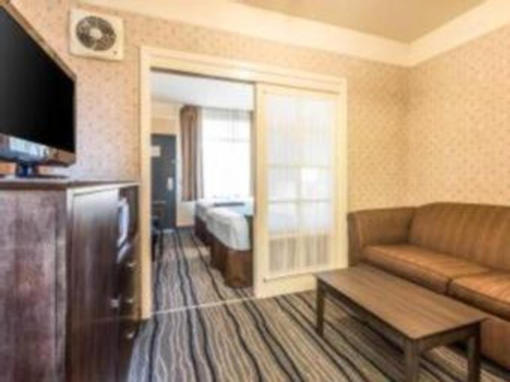 Ramada Suites By Wyndham San Diego Zewnętrze zdjęcie