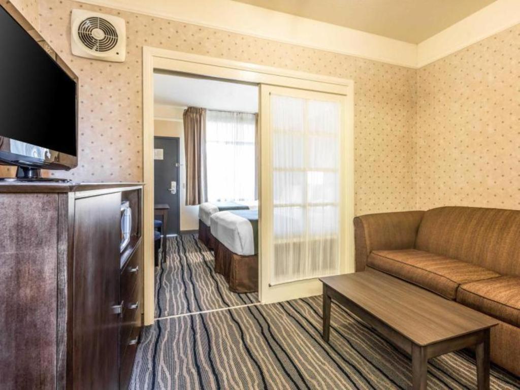 Ramada Suites By Wyndham San Diego Zewnętrze zdjęcie