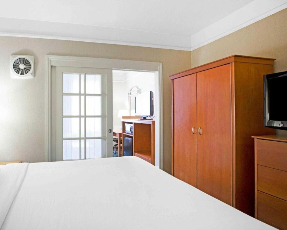 Ramada Suites By Wyndham San Diego Zewnętrze zdjęcie
