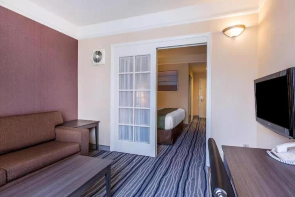 Ramada Suites By Wyndham San Diego Zewnętrze zdjęcie