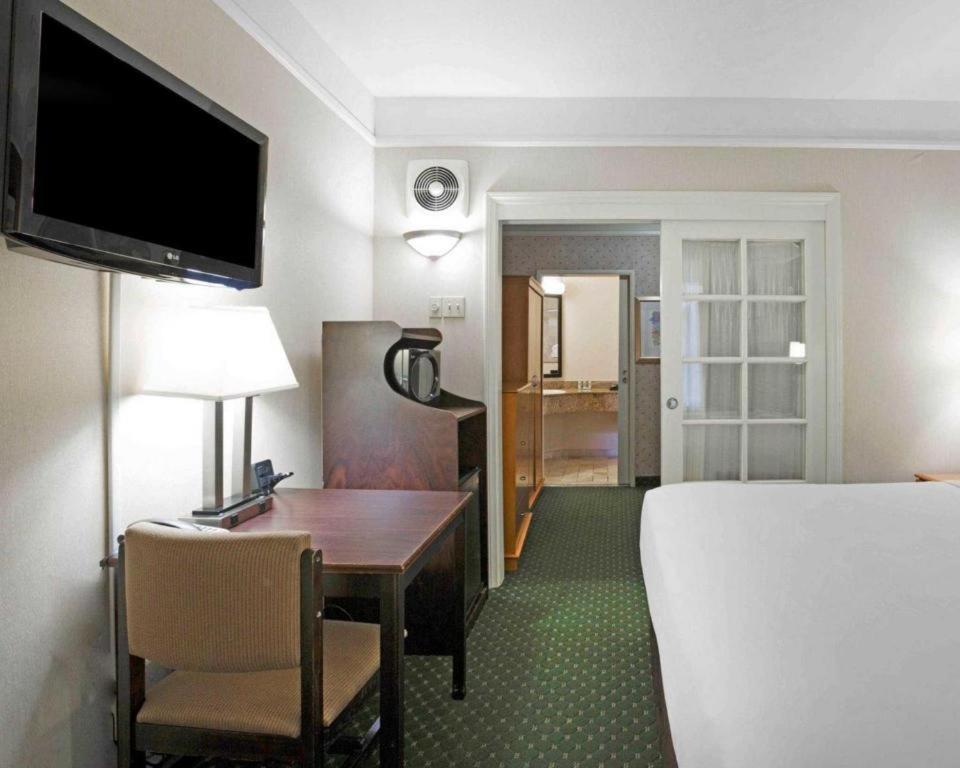 Ramada Suites By Wyndham San Diego Zewnętrze zdjęcie