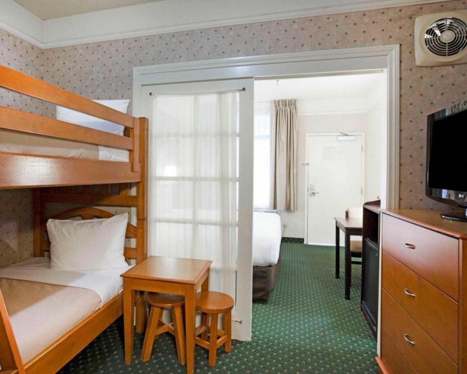Ramada Suites By Wyndham San Diego Zewnętrze zdjęcie