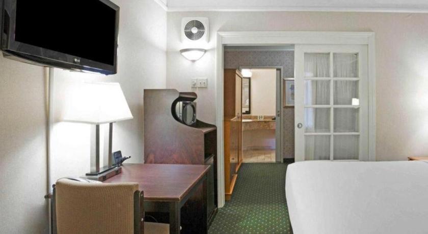 Ramada Suites By Wyndham San Diego Zewnętrze zdjęcie
