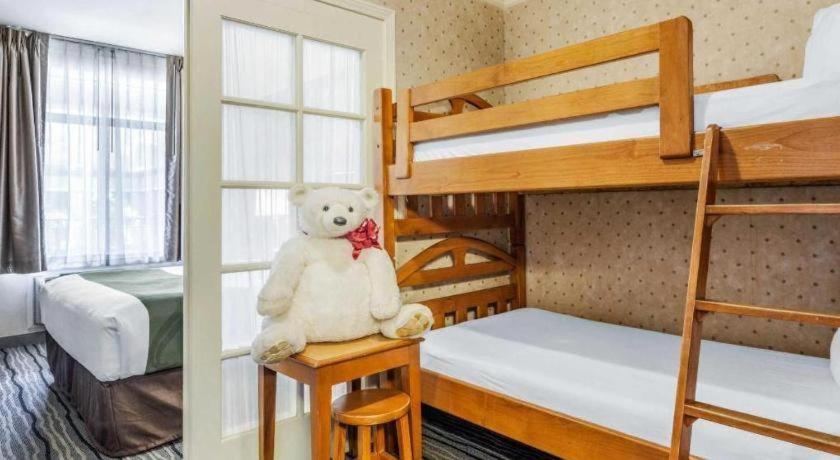 Ramada Suites By Wyndham San Diego Zewnętrze zdjęcie